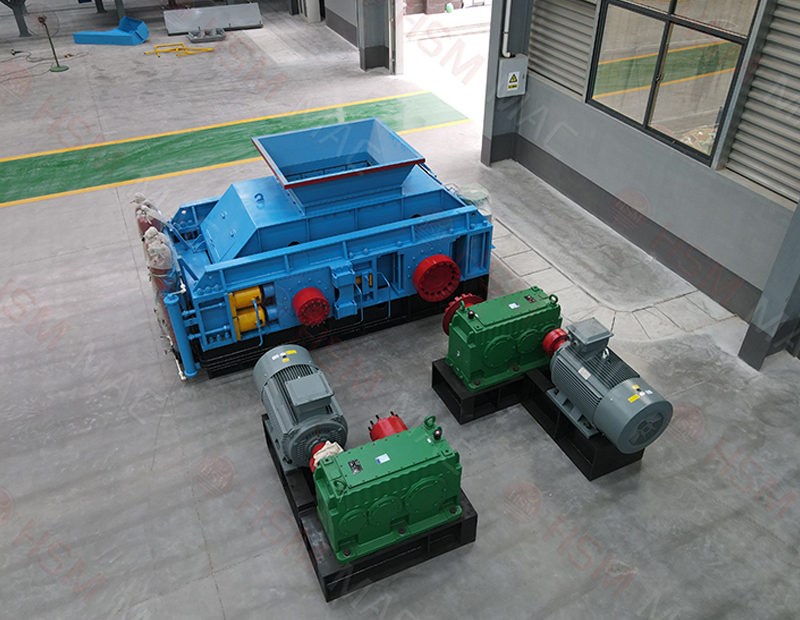 液壓超細(xì)破碎對(duì)輥機(jī)出料細(xì)膩，粒度可控，滿足細(xì)料加工需求