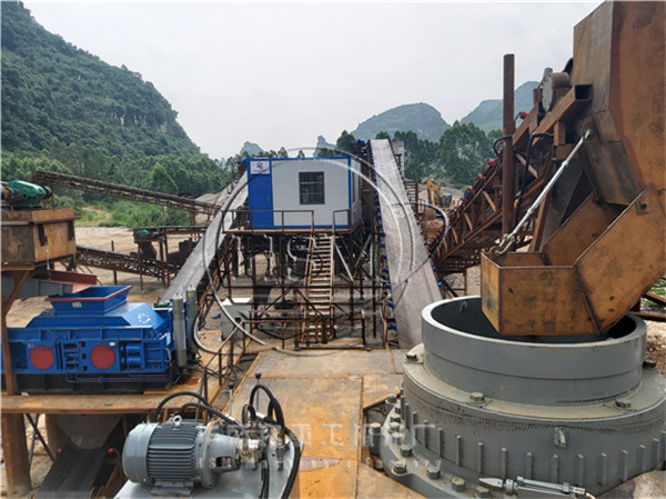 對(duì)輥破碎機(jī)用戶現(xiàn)場(chǎng)