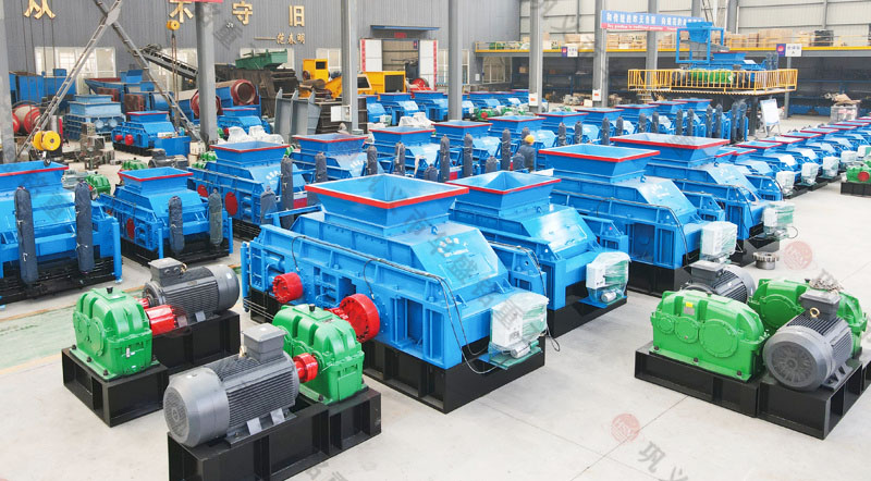 如何選購一臺(tái)性能好的大型對輥破碎機(jī)