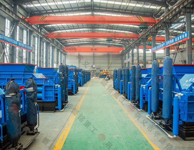 礦石輕松破碎，大幅提高生產(chǎn)效率——對輥式破碎機